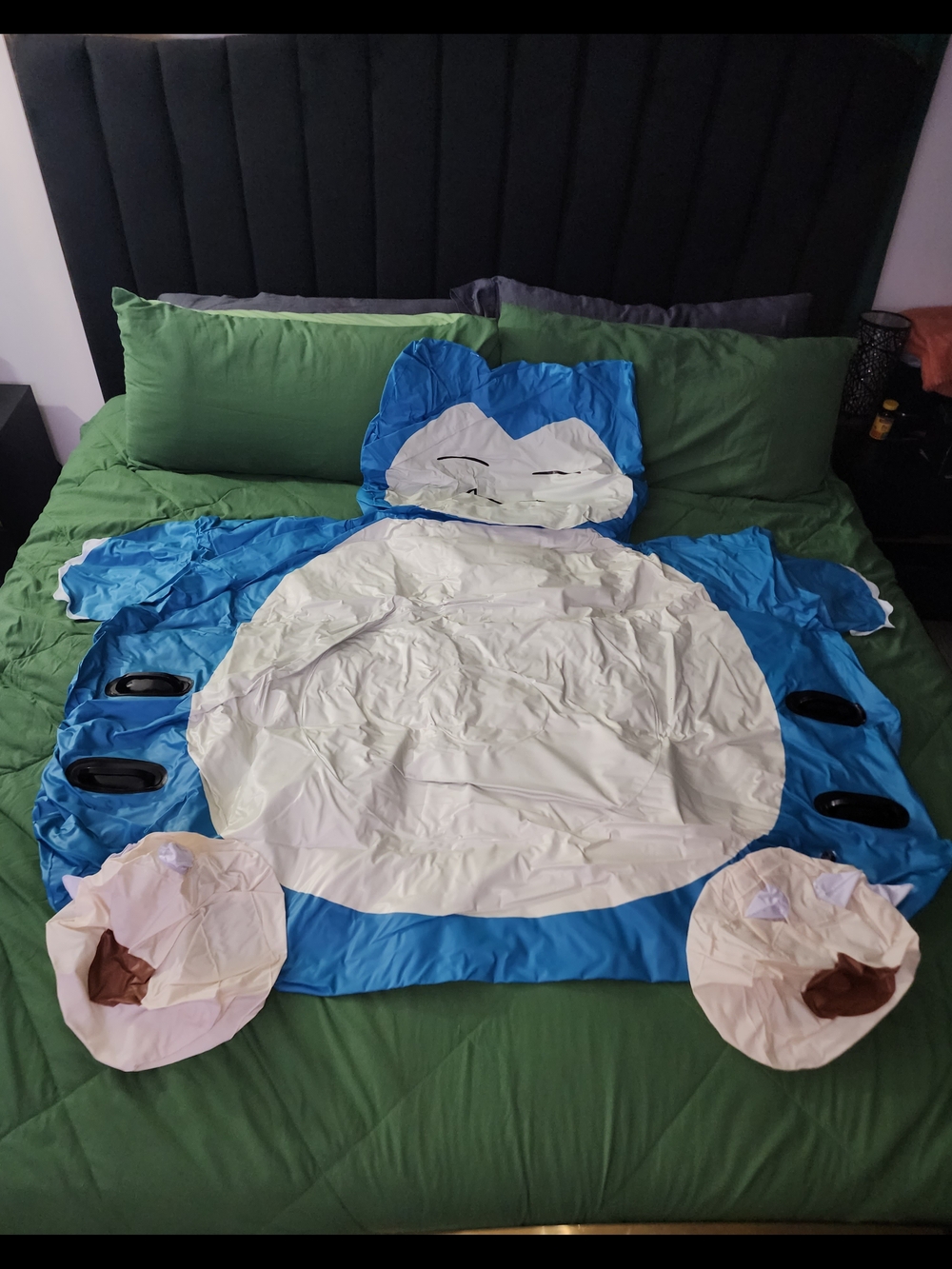 Pokémon Summer Days Pool Float: Snorlax (441 lb weight limit) - Picture 4 of 4
